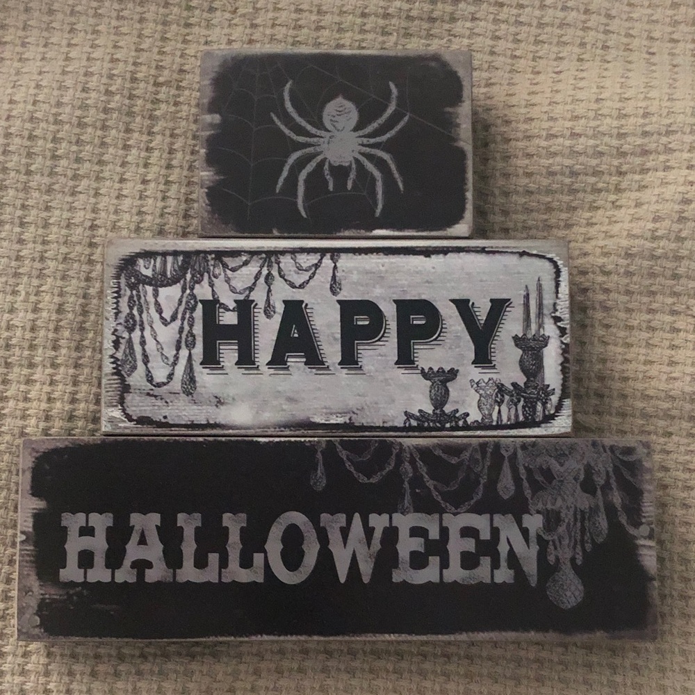Halloween decor for shelf or tabletop